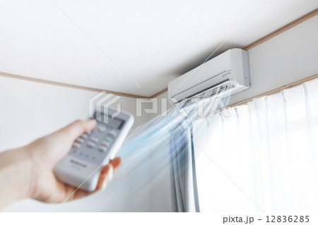 エアコンの冷風 12836285
