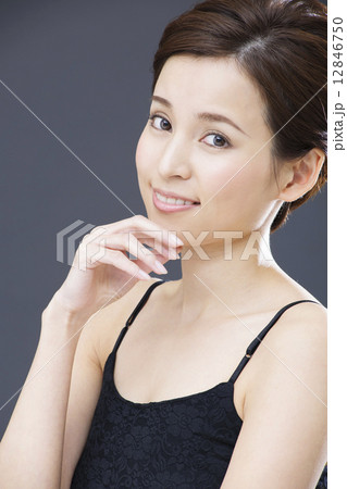 ビューティー 12846750
