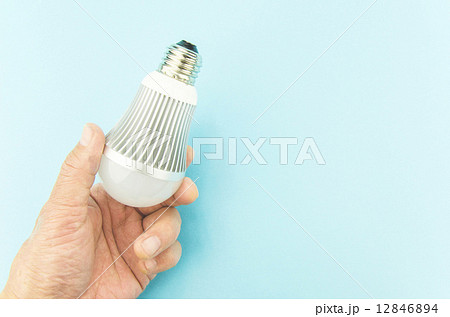 LEDを持つ 12846894