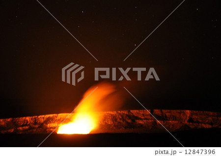 キラウエア火山の夜景 12847396