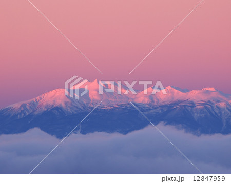 朝焼けの乗鞍岳 12847959