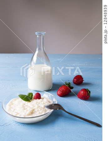 Rice pudding with mint 12848939