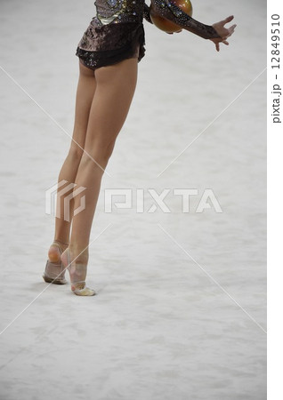 新体操のボール 12849510