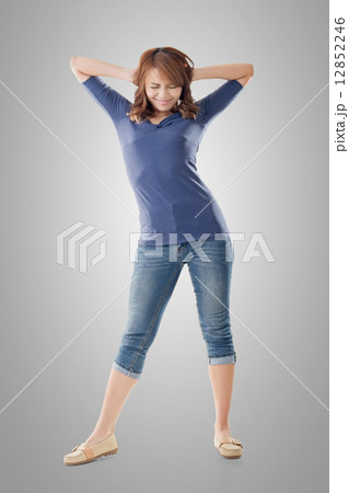 Excited Asian young girl 12852246