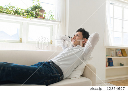 男性 12854697