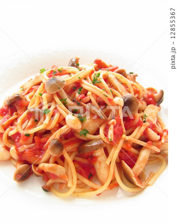 おいしい茸たっぷりのトマトソースパスタ おいしい茸たっぷりのトマトソースパスタ 12855367