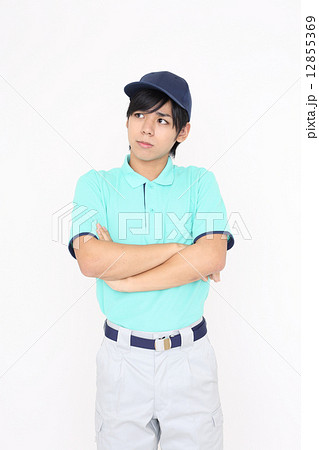 困っている制服を着た男性 12855369