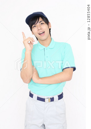 良い考えが浮かんだ制服を着た男性 12855404