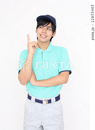 良い考えが浮かんだ制服を着た男性 12855405