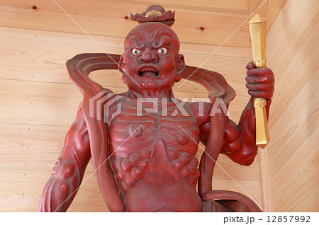 四国霊場第23番札所「薬王寺」仁王門の金剛力士像（阿形） 12857992