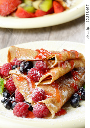 Crepe raspberry mint Crepe raspberry mint 12858467
