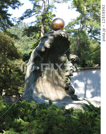 出雲大社のムスビの御神像（幸魂奇魂） 12858992