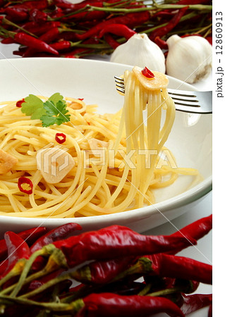 ペペロンチーノ パスタ 唐辛子 ペペロンチーノ パスタ 唐辛子 12860913
