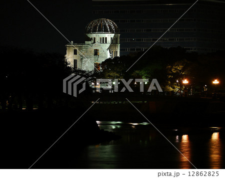 原爆ドーム・ライトアップ 12862825