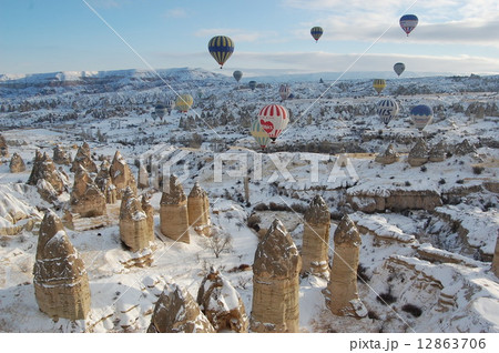 雪とカッパドキアの絶景の写真素材