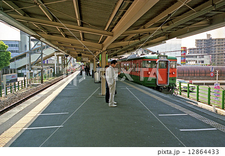 1990年代の記録・東大宮駅ホーム　埼玉県大宮市 12864433