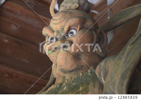 四国霊場第44番札所「大寶寺」仁王門の金剛力士像（吽形） 12865839