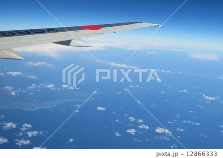 飛行機の翼 12866333