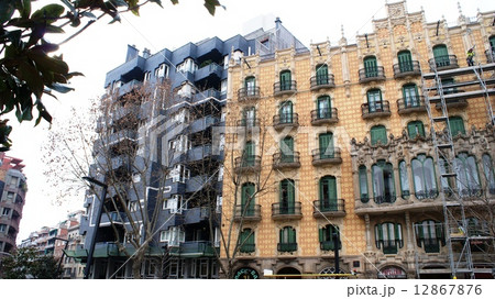Houses in Barcelona, outside 12867876