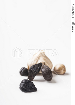 熟成黒ニンニク 黒大蒜 健康食品 イメージ素材 熟成黒ニンニク 黒大蒜 健康食品 イメージ素材 12869057