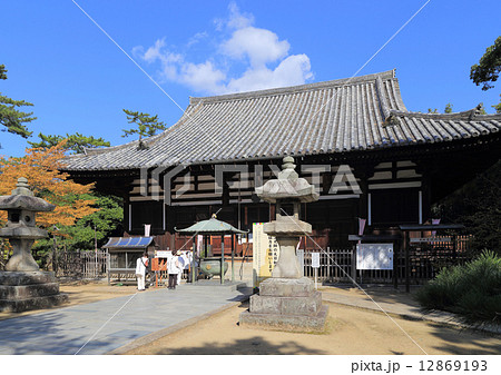 四国霊場第80番札所「讃岐国分寺」本堂 12869193