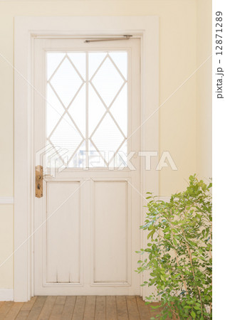 ドア 12871289