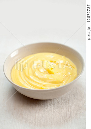 custard vanilla pastry cream 12872787