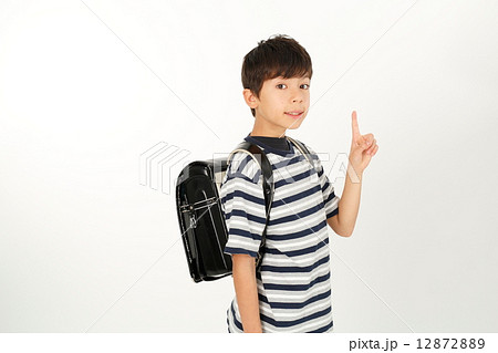 ランドセルを背負った小学生 ランドセルを背負った小学生 12872889