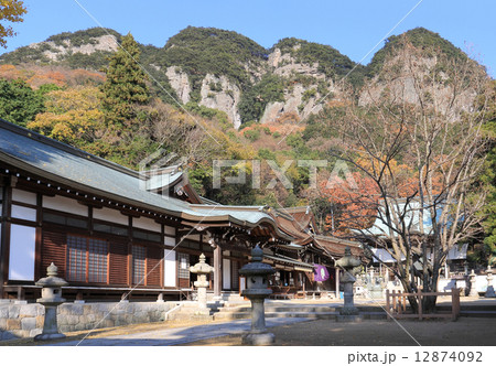 晩秋の四国霊場第85番札所「八栗寺」と「五剣山」 12874092