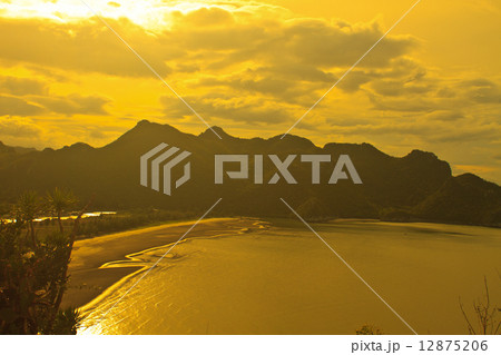 beautiful sunrise on tropical sea 12875206