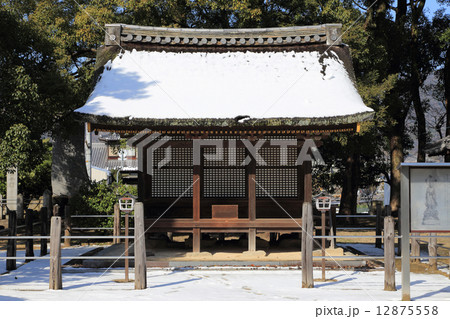 四国霊場第70番札所「本山寺」雪晴れの鎮守堂 12875558