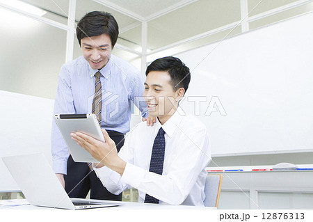 ミーティングシーン 12876313