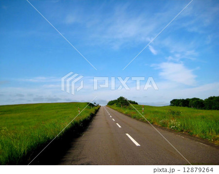 北海道・空へ延びる道 北海道・空へ延びる道 12879264