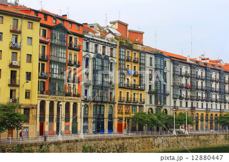 ビルバオの街並み スペイン ビルバオの街並み スペイン 12880447