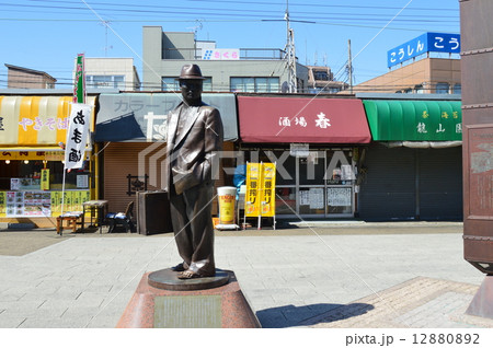 車寅次郎の銅像 柴又駅前 東京都葛飾区柴又 の写真素材 12