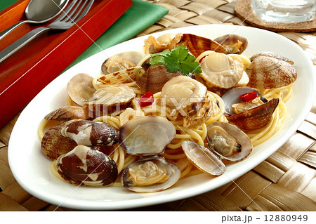 シーフードパスタ　ボンゴレ　パスタ　スパゲッティ 12880949