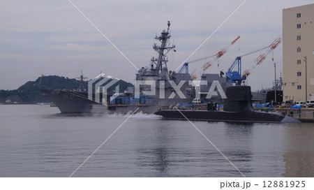 イージス艦　マスティン　アメリカ海軍 駆逐艦　（ 横須賀港 ） 12881925