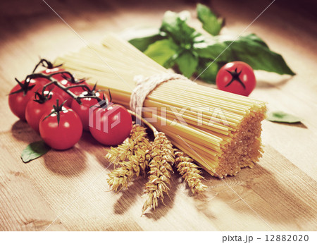 Spaghetti tomato and spices. Italian Cooking. Vintage retro hips Spaghetti tomato and spices. Italian Cooking. Vintage retro hips 12882020
