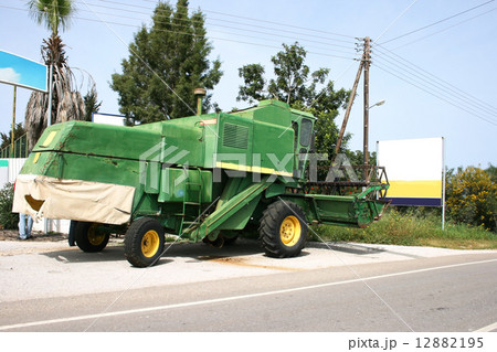 Combine 12882195