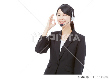 OKサインするオペレーター 12884080