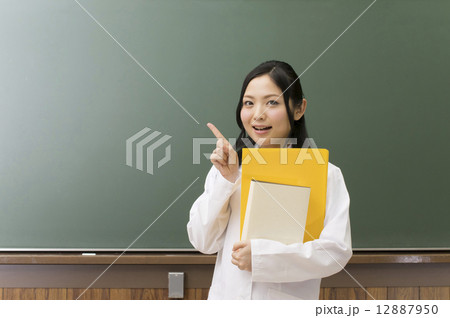 資格取得 12887950