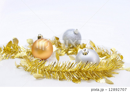 Chirstmas 's ball with golden ribbon for celebration and festiva 12892707