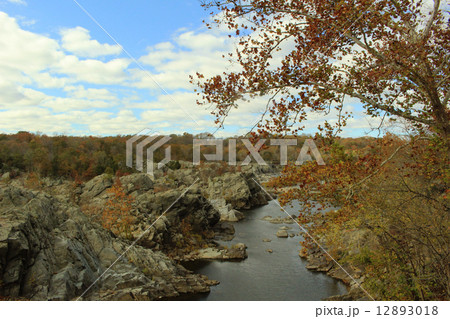 秋のグレート・フォールズ・パーク 12893018