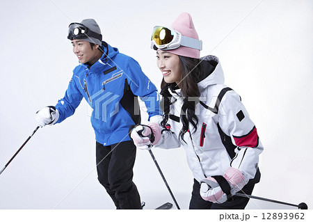 スキーカップルの写真素材