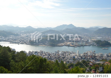 尾道市の街並み 12895103