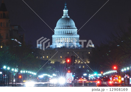アメリカ　ワシントンＤＣの夜景　アメリカ合衆国議会議事堂 12908169