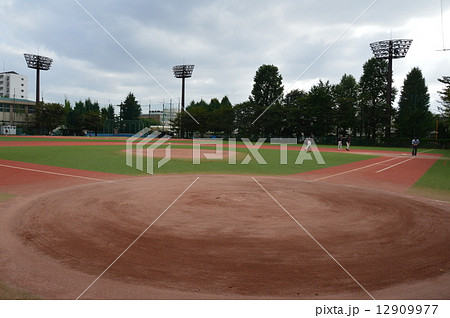 人工芝の野球場 豊島区総合体育場 野球場 東京都豊島区東池袋 4 41 30 の写真素材