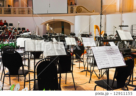 Musical instruments and sheet music 12911155