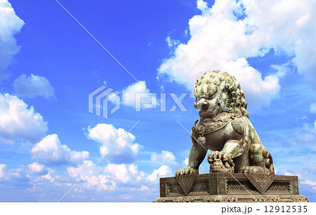 Lion statue in Forbidden City, Beijing, China 12912535