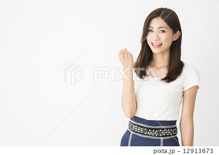 ポートレート　若い女性 12913673